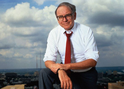Imagen de Warren Buffet posando en una azotea. Enero de 1992. Corbis