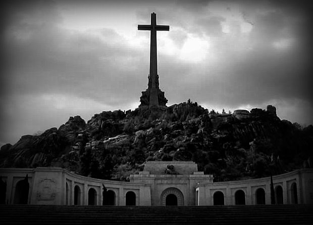 Santa_Cruz_del_Valle_de_los_Caídos.jpg