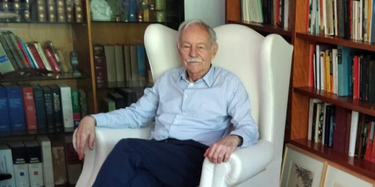 Eduardo Mendoza en dos actos y cinco escenas. Conversación en torno al pistolerismo